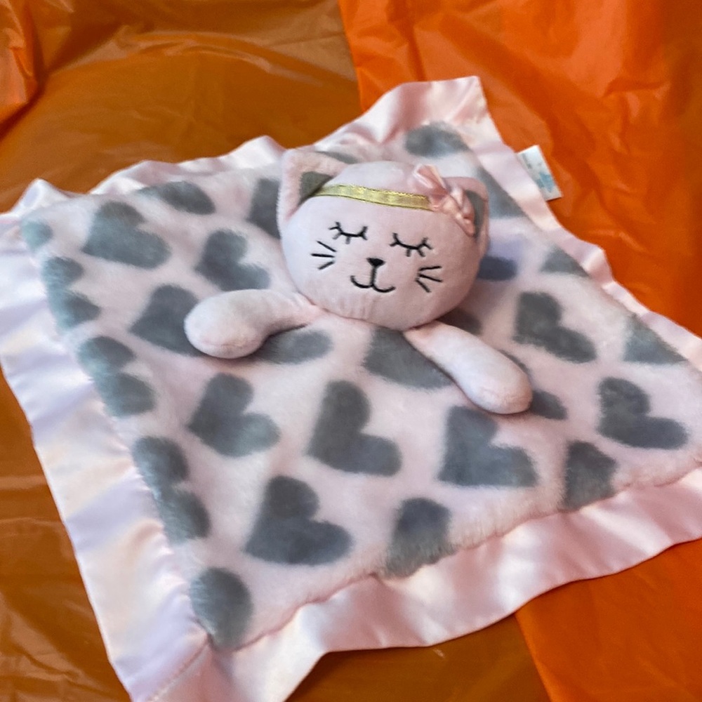 Lovey-cat/kitten